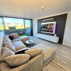  Apartment Modern Duplex Penthouse Panoramic Views & Parking United Kingdom